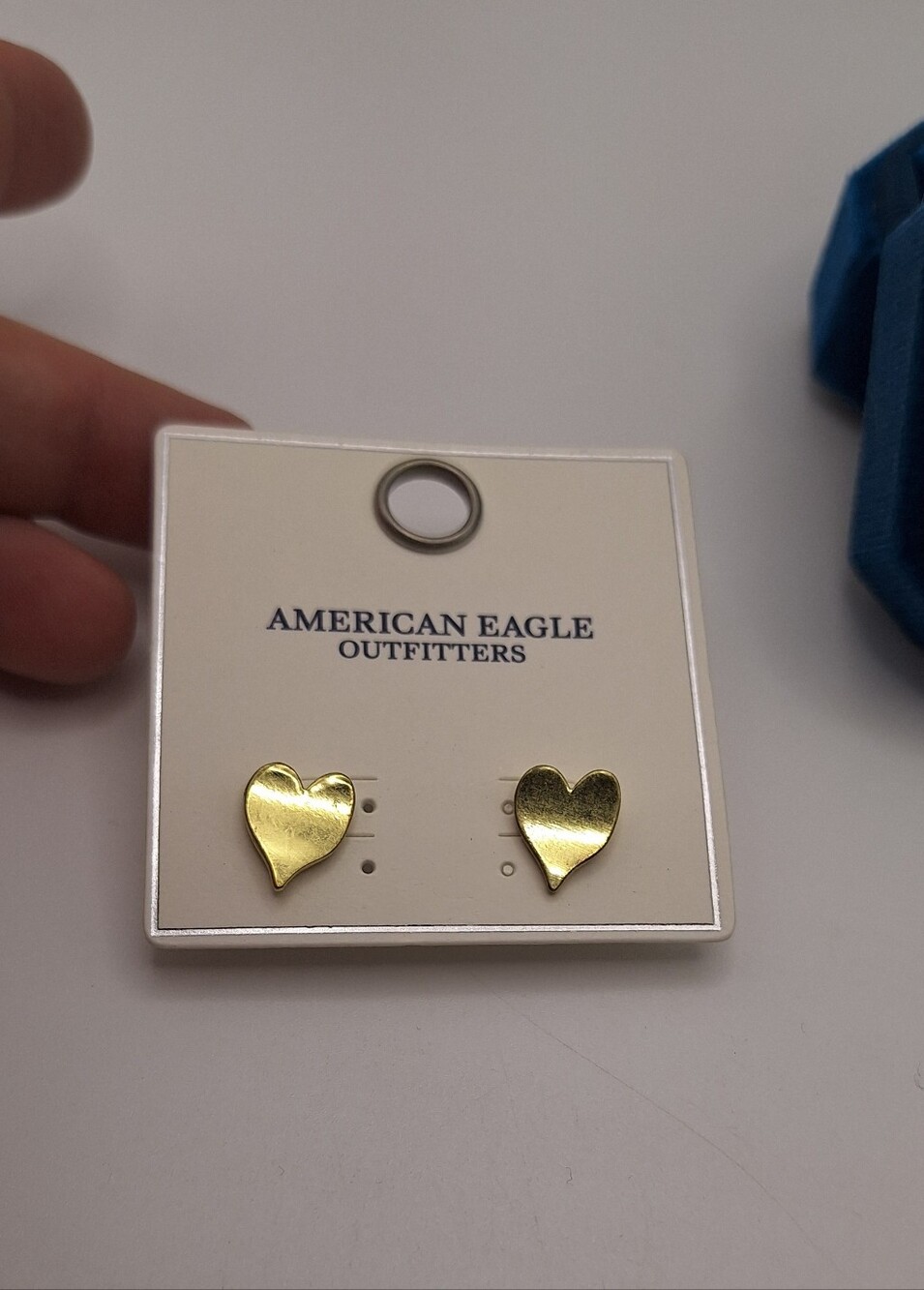 American Eagle AEO Gold Tone Heart Stud Earrings New on Card
